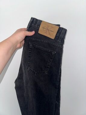 Calvin Klein women’s Black Slim Straight Jeans